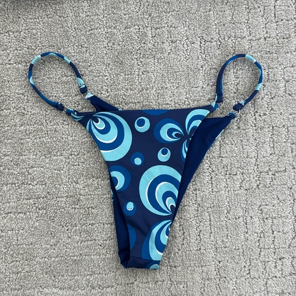 Frankie’s Bikinis set - Syd top / Layla bottom in Amulet blue flower daisy Y2K - Picture 9 of 12